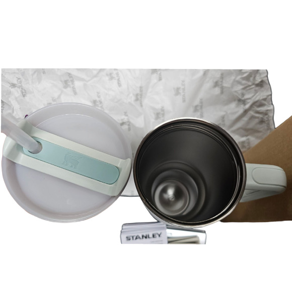 Stanley The Flowstate Quencher H2.0 Tumbler 40 oz in Mist New in Box - Picture 9 of 14